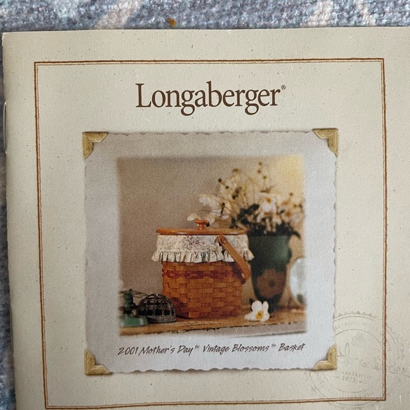 Longaberger Basket with Floral Liner and Wooden Lid - Picture 8 of 13